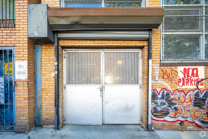 More Photos Of 54-18 37th Ave, Woodside Warehouse For Sale