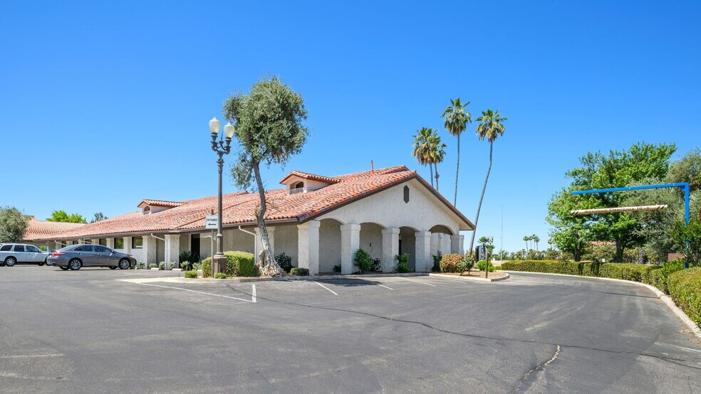 More Photos Of 7088 N 1st St, Fresno Bank For Lease
