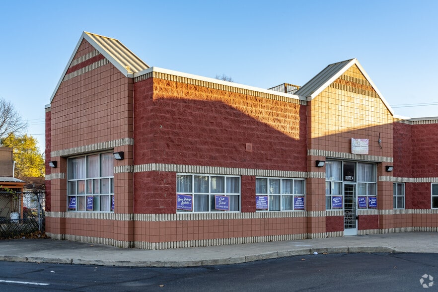 More Photos Of 2300 S Schaefer Hwy, Detroit Unknown For Lease