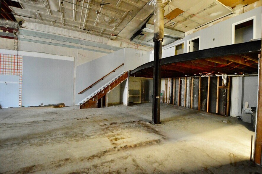 More Photos Of 608 Madison Ave, Covington Office For Lease