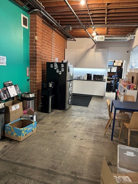 More Photos Of 3865 Grand View Blvd, Los Angeles Light Distribution For Lease