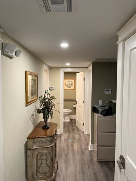 More Photos Of 321 Nokomis Ave S, Venice Medical For Lease