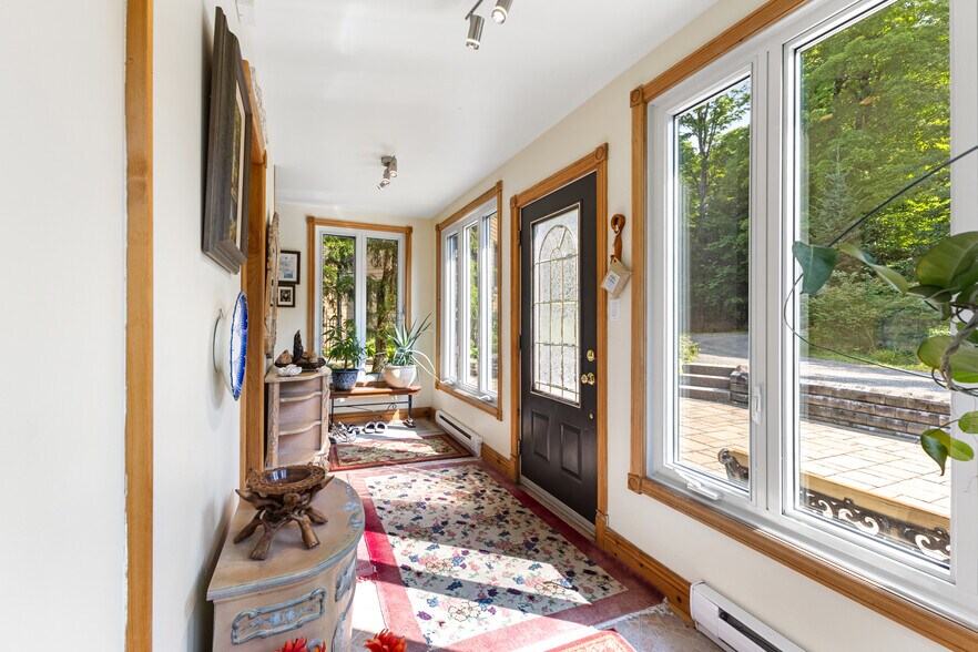 More Photos Of 57 Rue Allan, Brownsburg-chatham Apartments For Sale