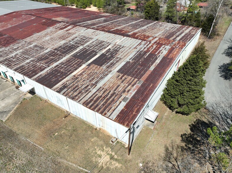 More Photos Of 1011 Drive in Rd, Nathalie Industrial For Sale