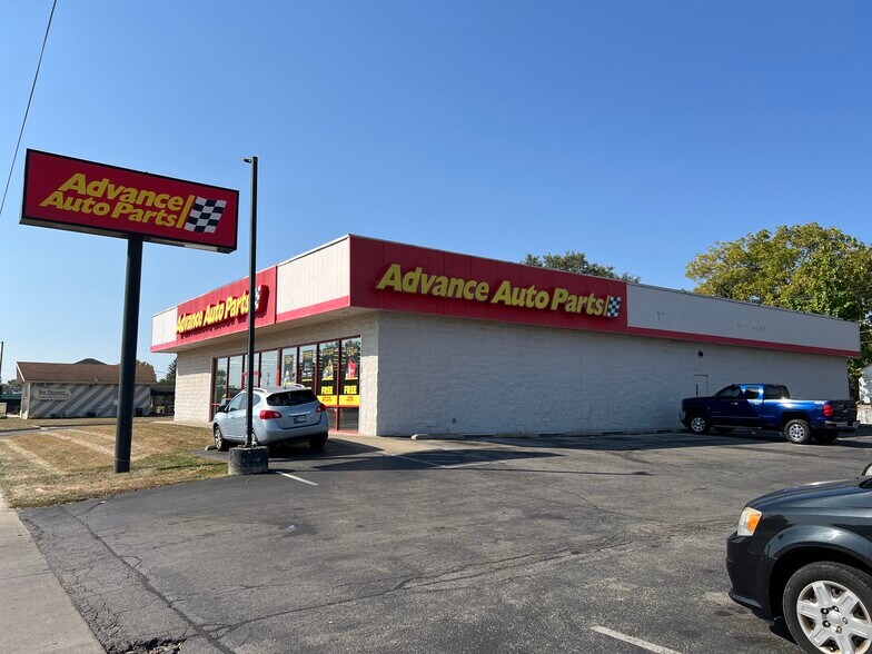 More Photos Of 2001 S Madison St, Muncie Freestanding For Sale