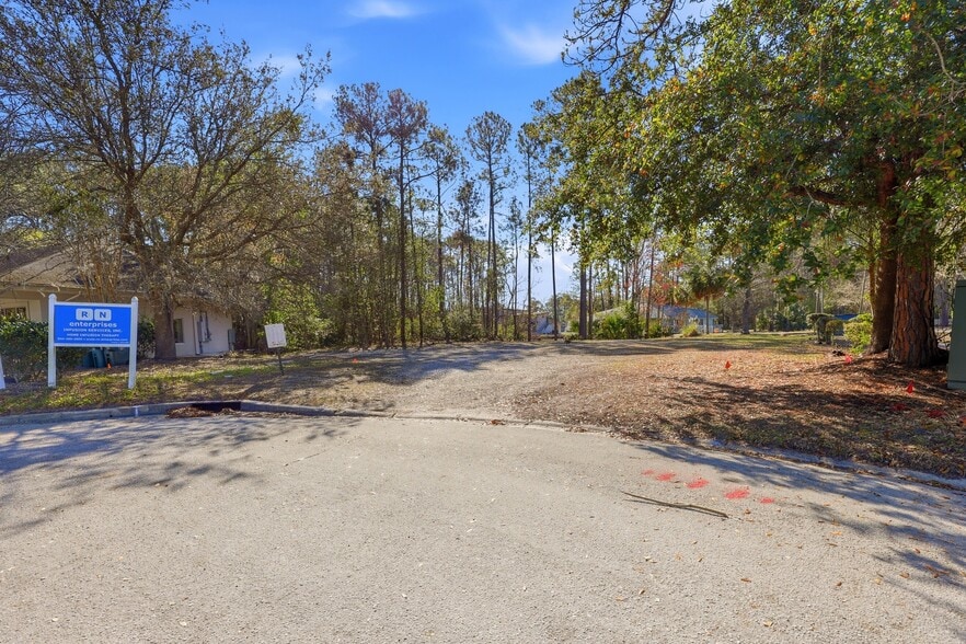 More Photos Of 3683 Crown Point Rd, Jacksonville Storefront Retail Office For Sale