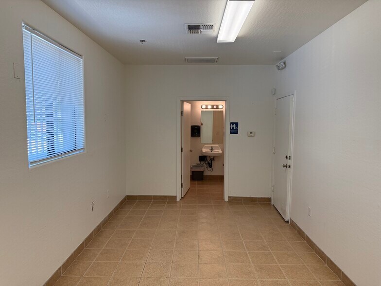 More Photos Of 512 W 2nd Ave, Mesa Warehouse For Sale