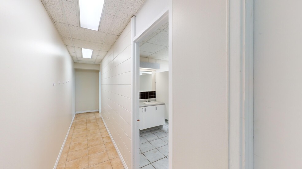 More Photos Of 2001 Rue Price, Saguenay Office Residential For Lease