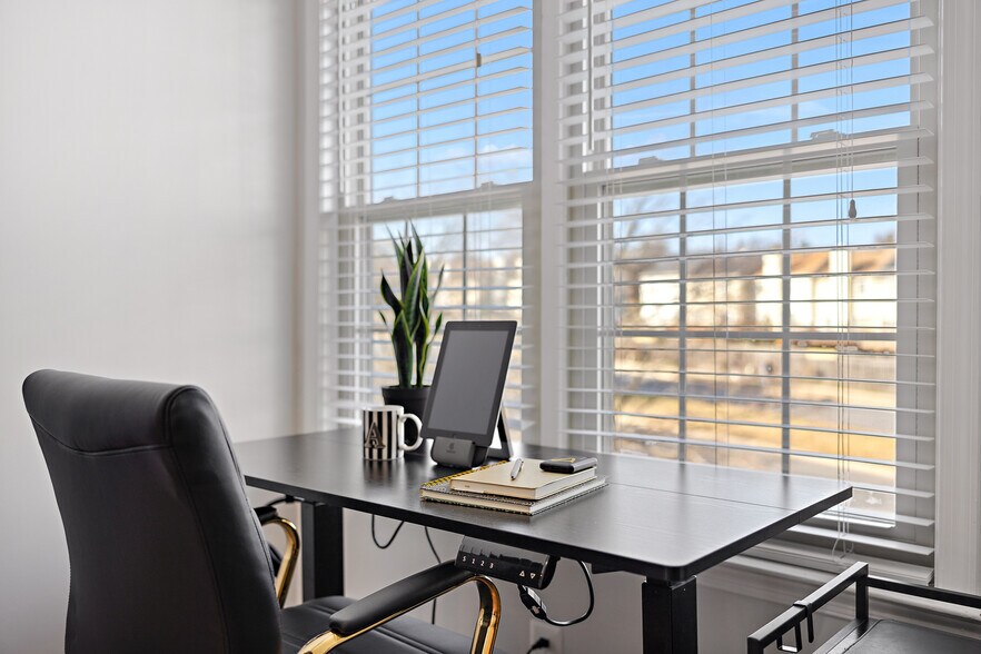 More Photos Of 8301-8323 Cherry Ln, Laurel Medical For Lease