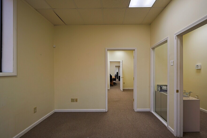 More Photos Of 331 Franklin St, Columbus Office For Lease