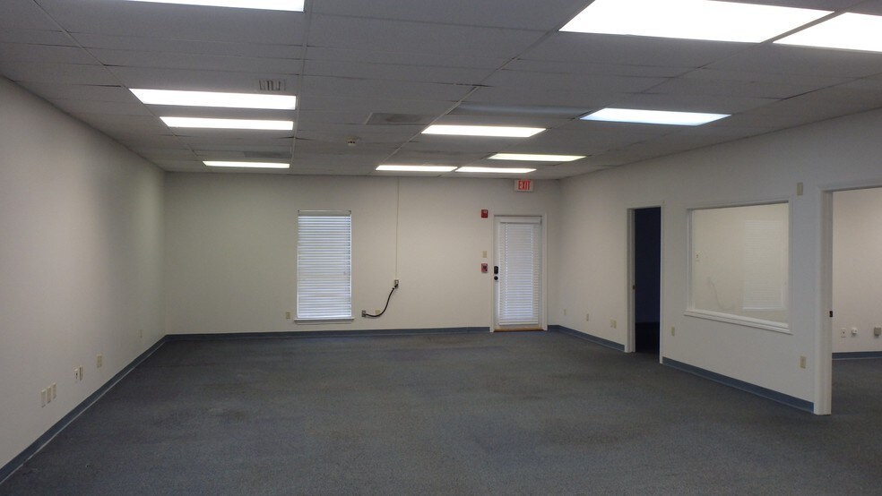 More Photos Of 3560 Delaware St, Beaumont Medical For Sale
