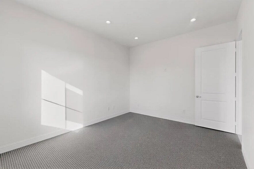 More Photos Of 3951 Alma Rd, McKinney Office For Lease