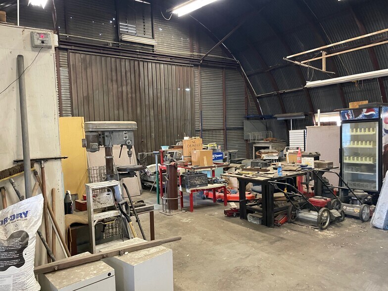 More Photos Of 498 W 6th St, Beaumont Warehouse For Sale