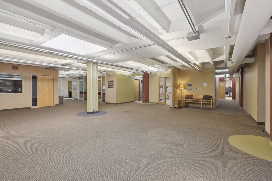 More Photos Of 2200 E Franklin Ave, Minneapolis Office For Lease