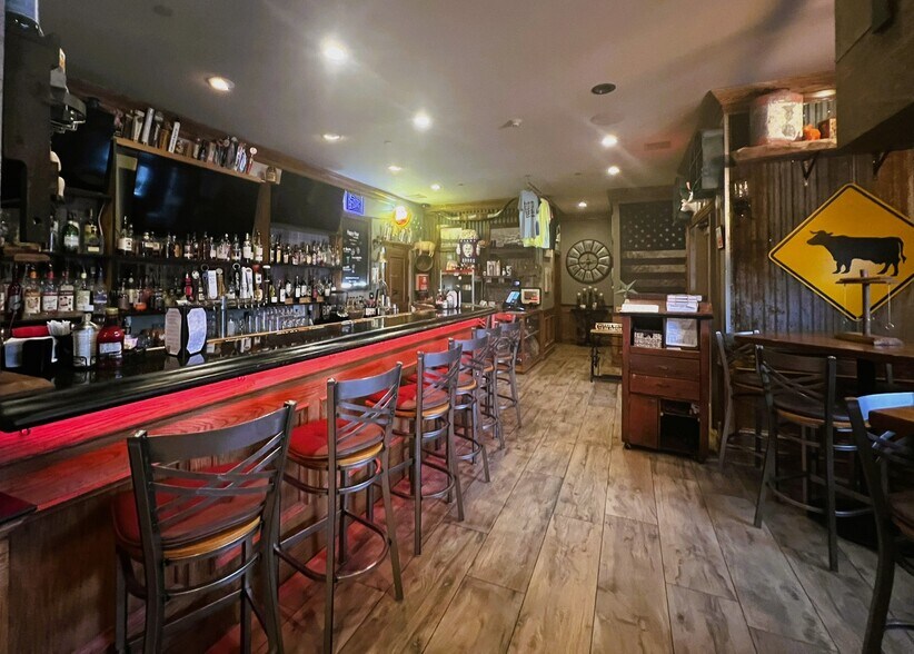 More Photos Of 49 Oakland Ave, Warwick Restaurant For Sale