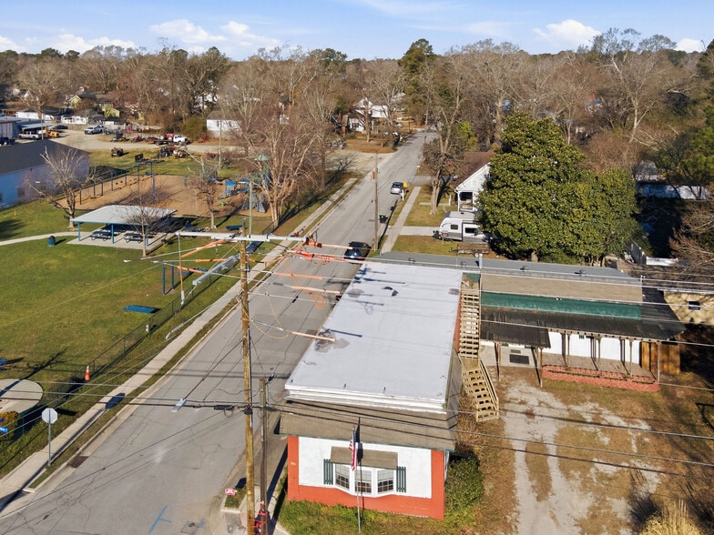 More Photos Of 201 N Wilmington St, Richlands General Retail For Sale