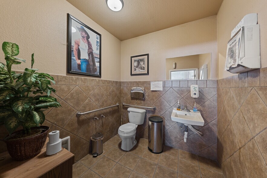 More Photos Of 6008 Frontage rd, Dayton General Retail For Sale