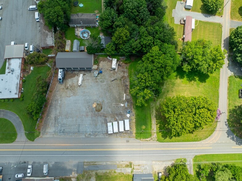 More Photos Of 1417 W Main St, Yadkinville Industrial For Sale