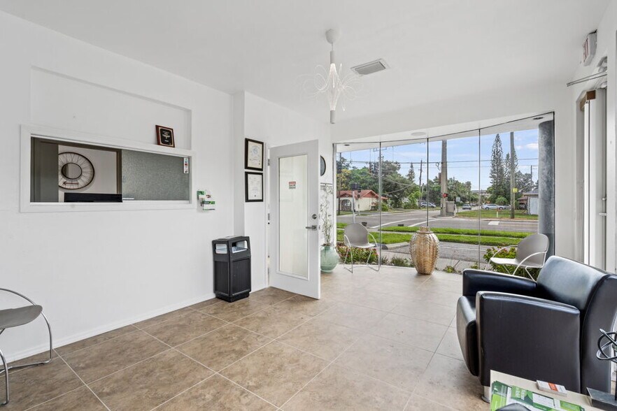 More Photos Of 3800 26th St W, Bradenton Medical For Sale