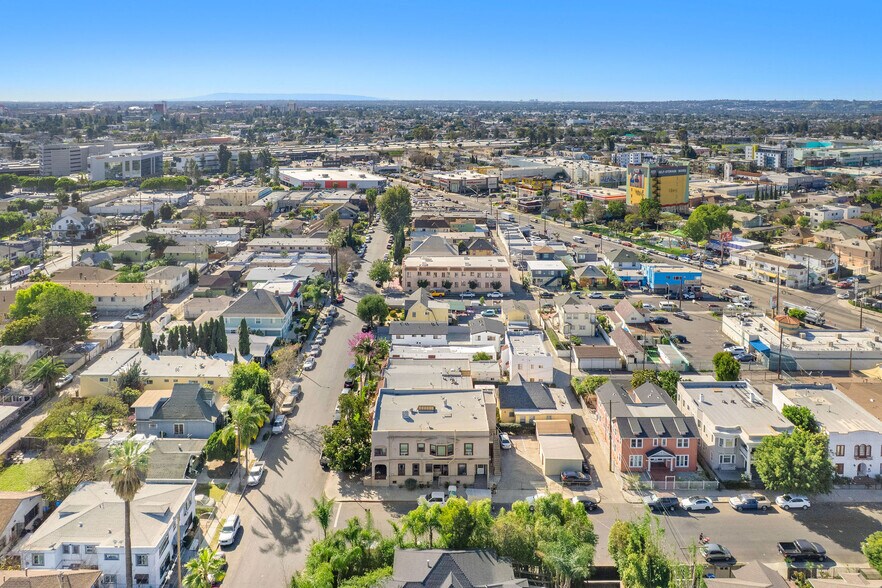 More Photos Of 1701 S Bonnie Brae St, Los Angeles Apartments For Sale