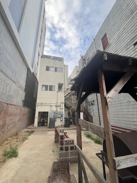 More Photos Of 610-612 14th St, Oakland Storefront Retail Residential For Sale