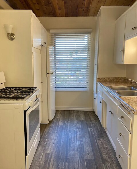 More Photos Of 4480 49th St, San Diego Apartments For Sale