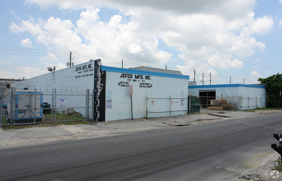 Primary Photo Of 718 NW 1st St, Fort Lauderdale Light Manufacturing For Sale