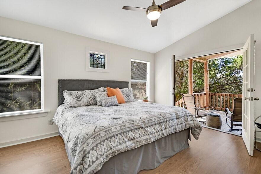 More Photos Of 610 Crystal Creek Dr, Austin Specialty For Sale