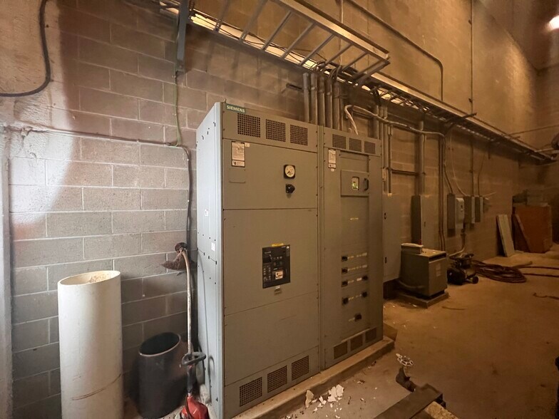 More Photos Of 3099 Piney Dam Rd, Clarion Warehouse For Sale