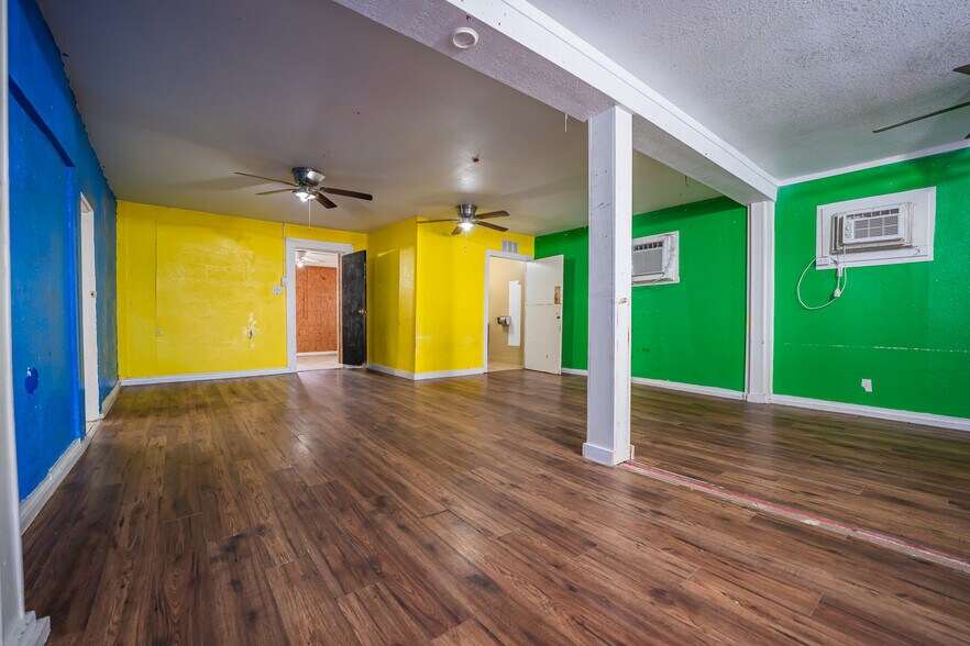 More Photos Of 7036 US Highway 87, San Antonio General Retail For Lease