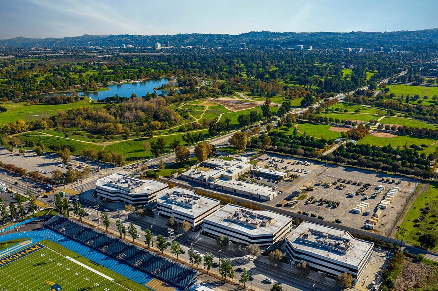More Photos Of 6345 Balboa Blvd, Encino Office For Sale