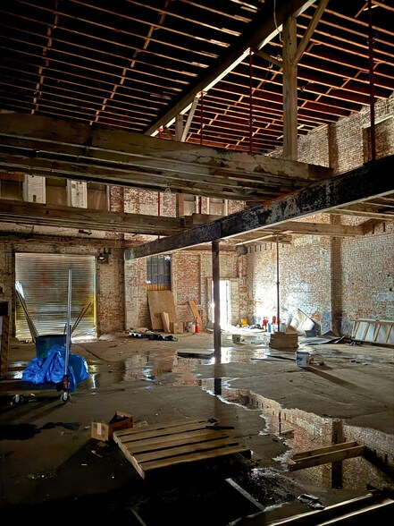 More Photos Of 9 Bruckner Blvd, Bronx Manufacturing For Sale