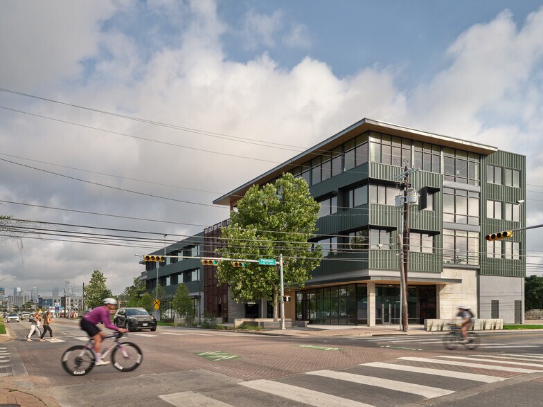 More Photos Of 2422 E 7th St, Austin Office For Lease