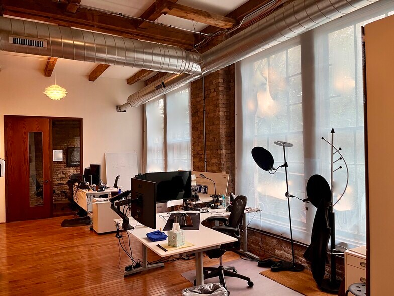 More Photos Of 415 N Sangamon St, Chicago Loft Creative Space For Lease