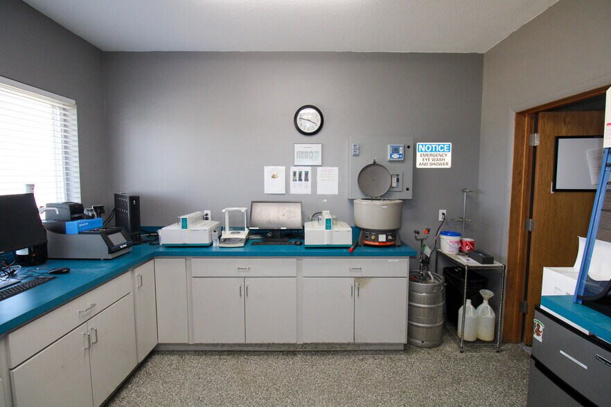 More Photos Of 5640 44th Ave S, Clinton Industrial For Sale