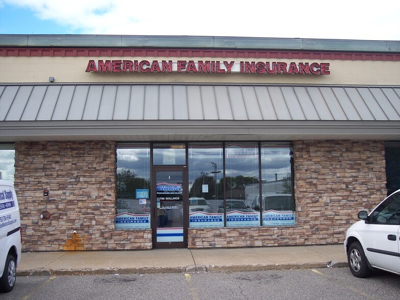 More Photos Of 7777 Highway 65 NE, Spring Lake Park Storefront For Lease