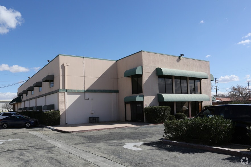 More Photos Of 43845 10th St, Lancaster Medical For Lease