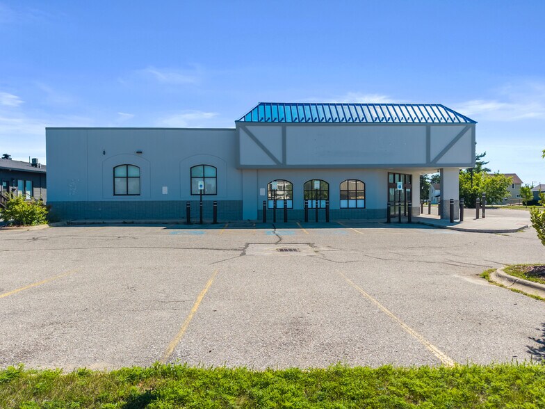 More Photos Of 419 W Main St, Gaylord Drugstore For Sale