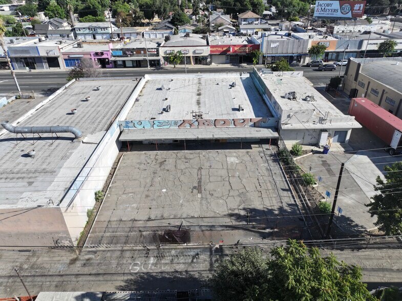 More Photos Of 457 W Highland Ave, San Bernardino Storefront For Sale
