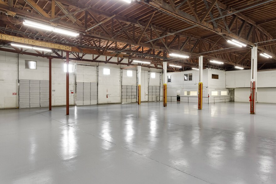 More Photos Of 320 S Utah Ave, Weslaco Warehouse For Lease