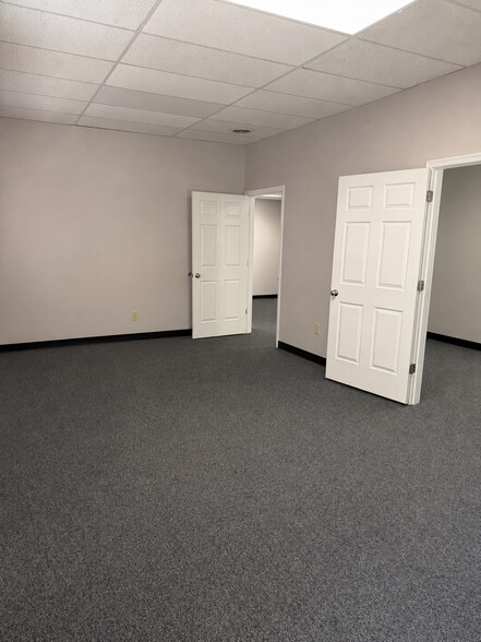 More Photos Of 6501 Mechanicsville Tpke, Mechanicsville Office For Lease