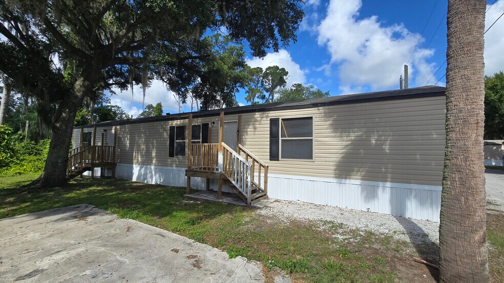 More Photos Of 44 Crawford Dr, Lake Placid Manufactured Housing Mobile Home Park For Sale