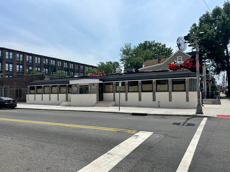 Primary Photo Of 455 E 18th St, Paterson Restaurant For Sale