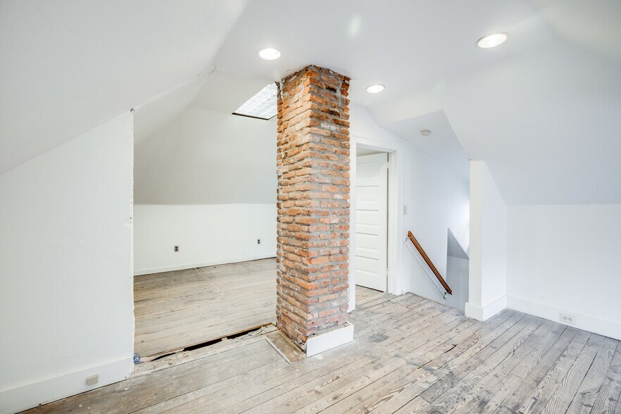 More Photos Of 913 Olney Sandy Spring Rd, Sandy Spring Office Residential For Sale