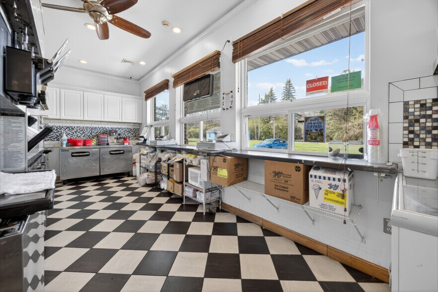 More Photos Of 2693 Community Dr, Bath Restaurant For Sale