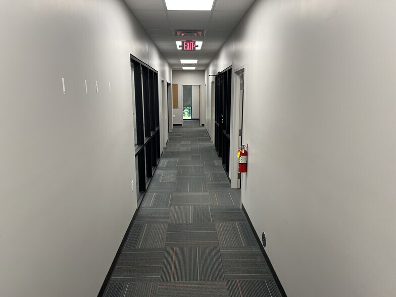 More Photos Of 1053 E London Park Dr, Forest Service For Lease