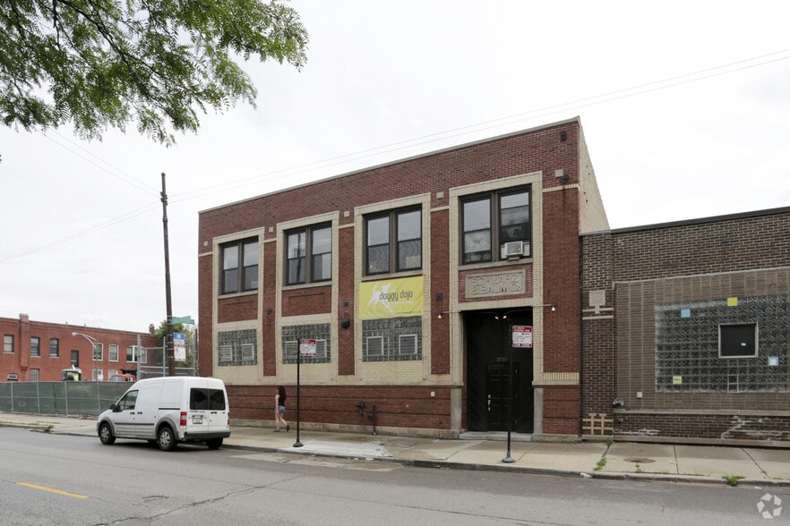 More Photos Of 3735 W Belmont Ave, Chicago Showroom For Lease