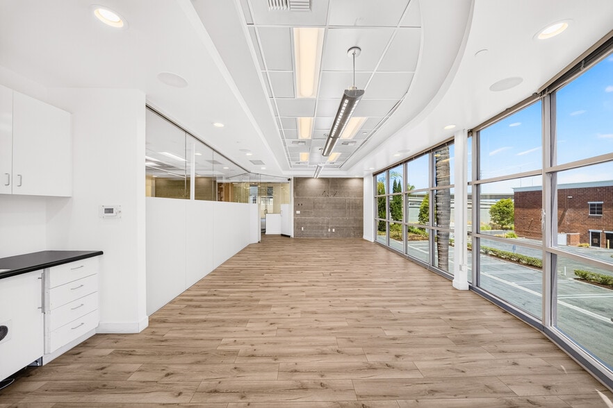 More Photos Of 18071 Fitch, Irvine Showroom For Sale