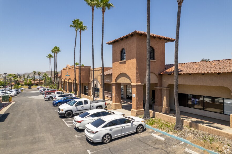 More Photos Of 31750-31764 Casino Dr, Lake Elsinore Storefront For Lease