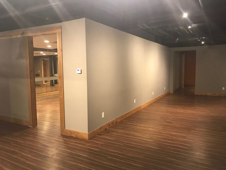 More Photos Of 871 S Arbor Vitae, Edwardsville General Retail For Lease